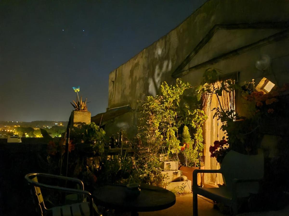 Un Nid Sur Les Toits Face Au Palais Des Papes Apartment Avignon Exterior photo